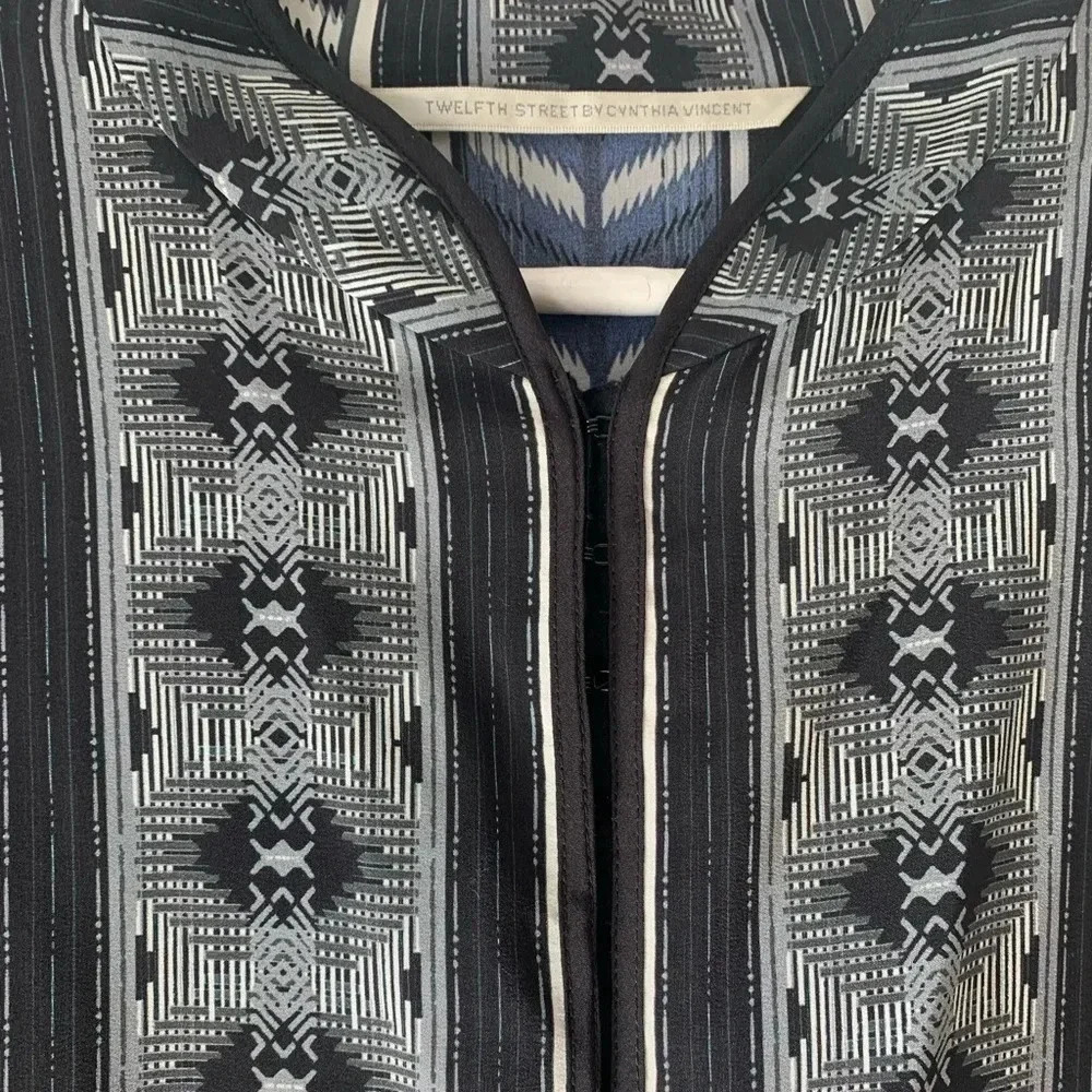 TWELFTH ST CYNTHIA VINCENT Bell Sleeve Top Blouse - Picture 4 of 7